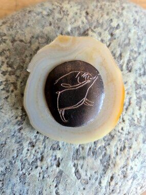 Handmade Brooch Featured Hand-Etched Copper Inlayed Animal Mounted on Agate Slab